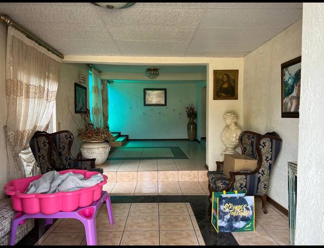 6 BEDROOM HOUSE FOR SALE IN CASHAN